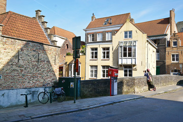 touristes sur un pont de Bruges