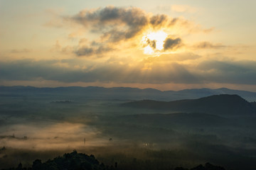 Obraz premium Piękny krajobraz o poranku