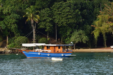 Fototapeta na wymiar brazilian boat in bay