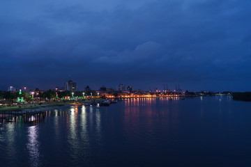 Paranaguá at night - rio Itiberê