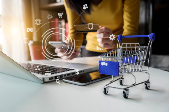 Electronic Shopping Images – Browse 8,093 Stock Photos, Vectors, and Video  | Adobe Stock