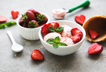 Strawberry ice cream