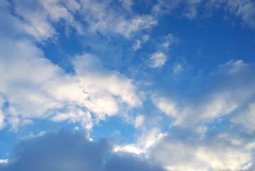 Fototapeta na wymiar spring sky in the clouds