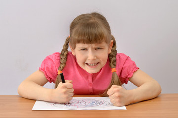 Kid, child, kid, baby does not know how to draw