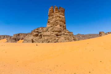 Fototapeta na wymiar Amazing rock formation in Tadrart Rouge. Sahara desert, Tassili n’Ajjer National Park, Algeria 