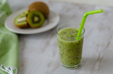 Fresh kiwi juice