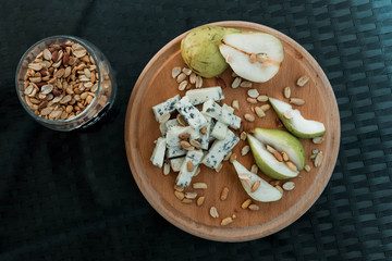 Peanuts, pear and dor blue 