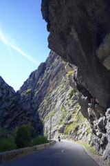 Samotna podróż w górach © Przemek_Sobota