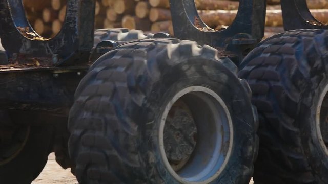 Bigger truck wheels, bigger tractor wheels, large tread wheels