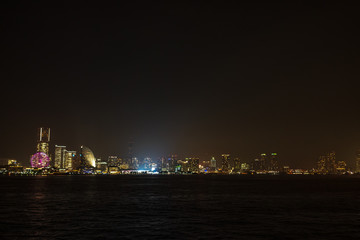 船上から見る横浜の夜景