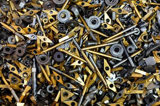 Metall Recycling, alte Fr&auml;ser und Bohrer als Altmetall zur Wiederverwertung