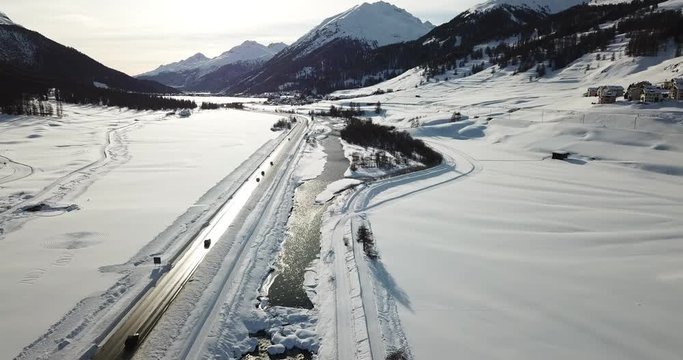 Engadin Abendstimmung mit Fluss