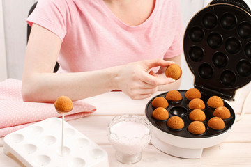 How to make cake pops, tutorial.