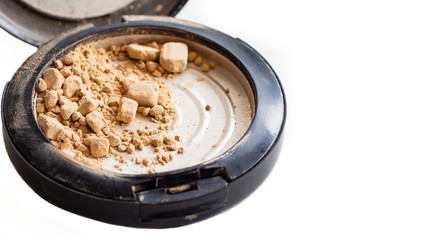 Press powder that is broken unable to use, Concept Poor quality makeup powder
