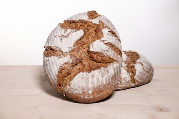 Frisches Holzofenbrot