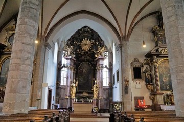 Fototapeta na wymiar Katholische kirche in grein in österreich