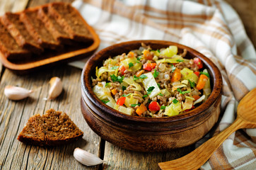 Cabbage minced beef ragu with fresh rye bread