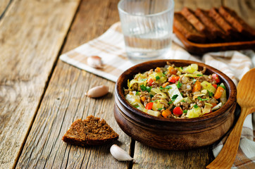 Cabbage minced beef ragu with fresh rye bread