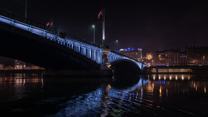Fototapeta na wymiar Pont Lafayette de nuit Lyon