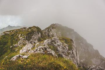 Fototapeta na wymiar Wolken in den schweizer Alpen