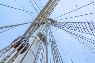 Sailing ship mast ropes