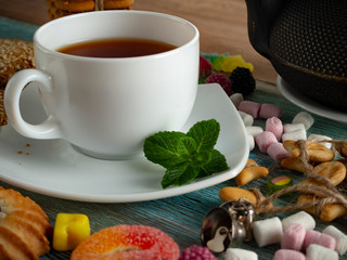 cookies, cracker, shortbread, tea, lemon, mint, chocolate, grey background, lemon, mint hour, black tea,