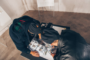 Robbers talking on the table