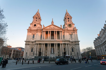 Fototapeta na wymiar St Paul's Cathedral in London