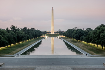 Sunrise of the Washington Monument Memorial seen from the reflecting pool
