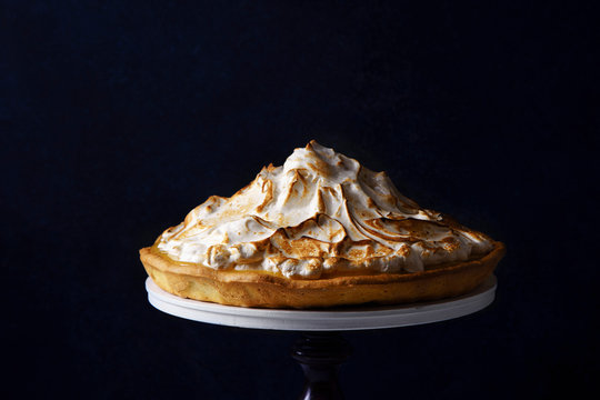 Lemon meringue tart