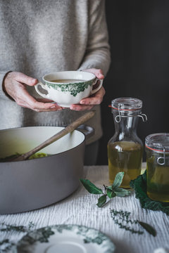 Detoxifying vegetable broth