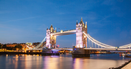 Fototapeta na wymiar tower bridge at night, London, UK