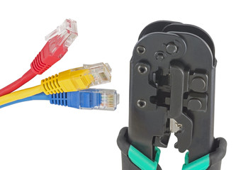 Crimping tool with a network cable isolated