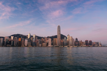 Fototapeta na wymiar 香港 早朝のビクトリア・ハーバー