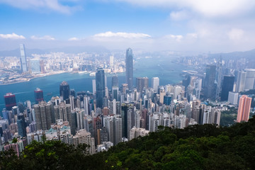 Fototapeta na wymiar 香港 ビクトリアピーク遊歩道（盧吉道観景台）からの景色