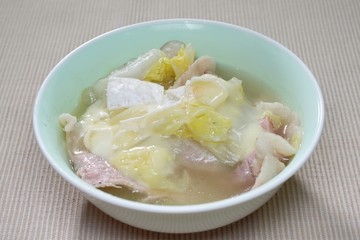小分けした洋風の鍋料理