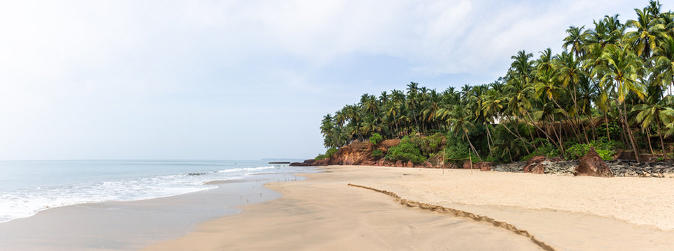 Plage de Kizhunna, Thottada, Kannur, Kerala, Inde