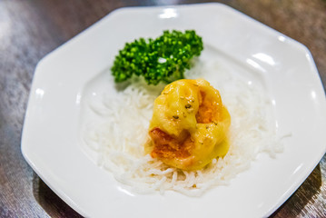 Stir-fried shrimp with mayonnaise, Chinese cuisine