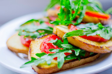 Ready fried croutons with tomatoes