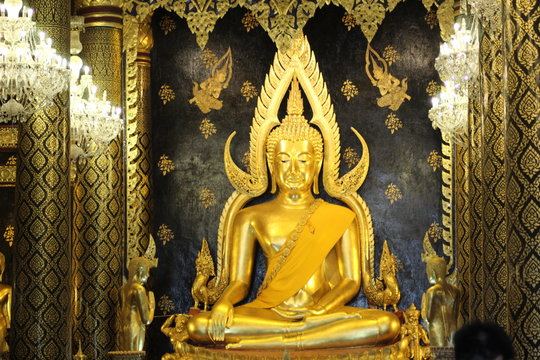 golden buddha statue in thailand