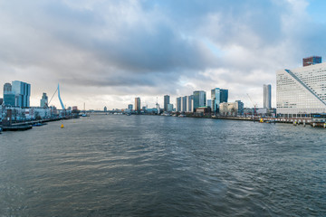 Fototapeta premium Rotterdam river water front