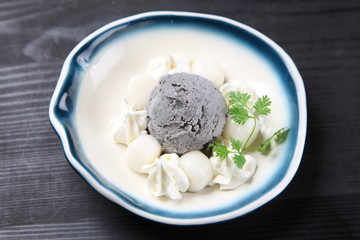 白玉黒ゴマアイスクリーム