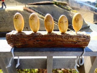 可愛らしい木の人形