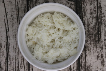 Riz blanc dans un bol