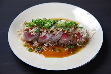 牛のたたきマリネ