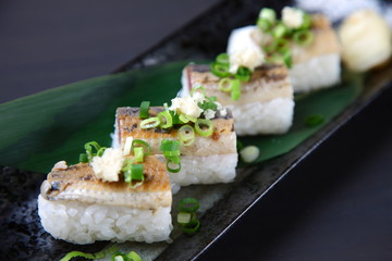 炙り秋刀魚の寿司