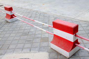 Traffic isolation pier