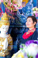 femme Temple bleu Chiang raï