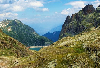 Naklejka premium Elektrownia wodna w Alpach masyw Mont Blanc. Szwajcaria. Europa