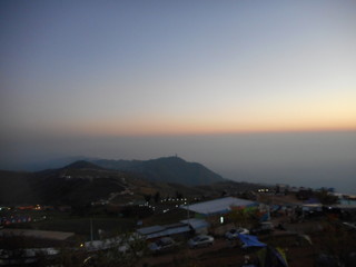 Fototapeta na wymiar view of city at sunrise